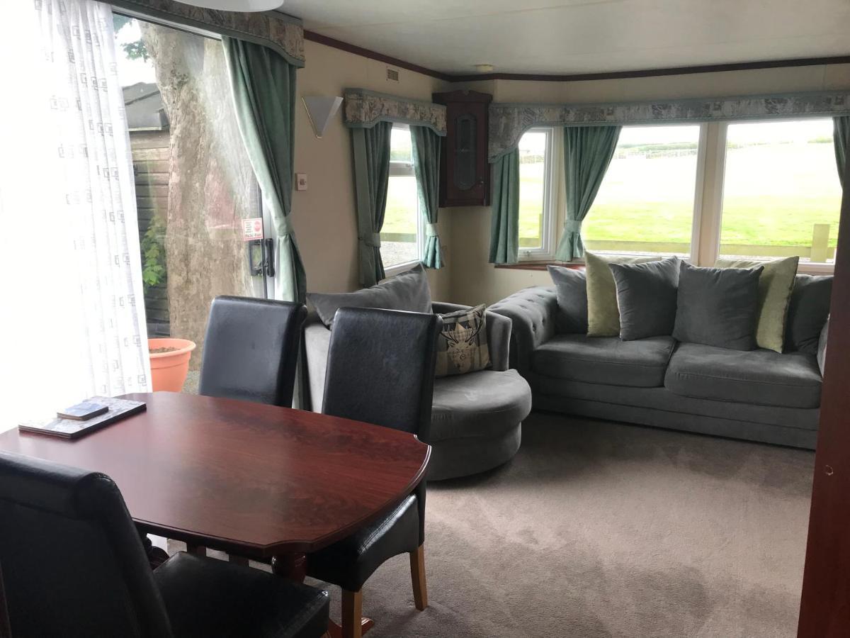 The Fox Inn, Roxby, Static Caravan المظهر الخارجي الصورة