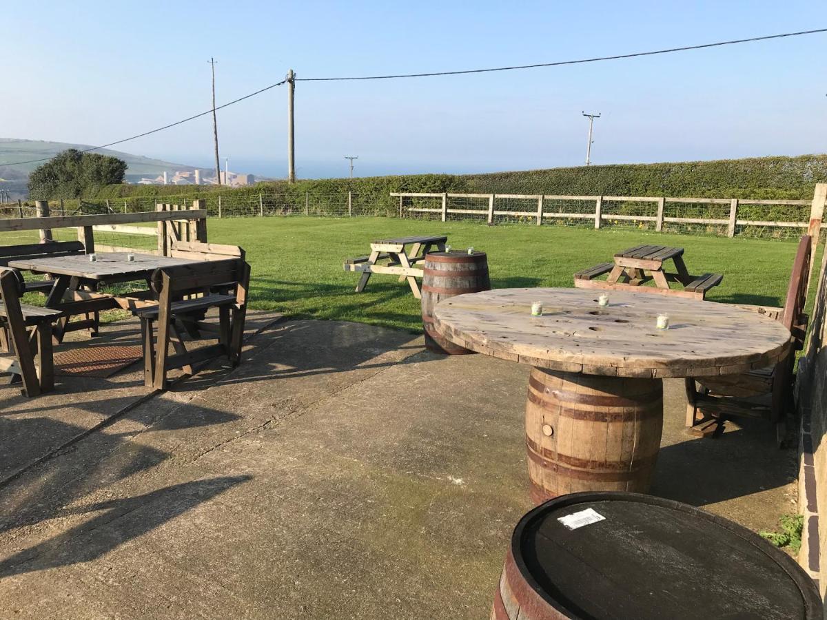 The Fox Inn, Roxby, Static Caravan المظهر الخارجي الصورة